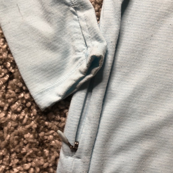 💖Under Armour light blue breathable pullover - Picture 3 of 5